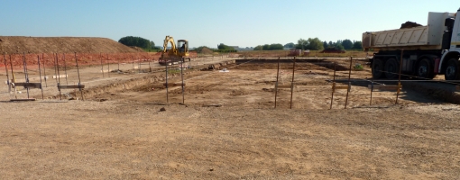 Fondations du futur batiment de l'Écopôle Périgord-Aquitaine en septembre 2013